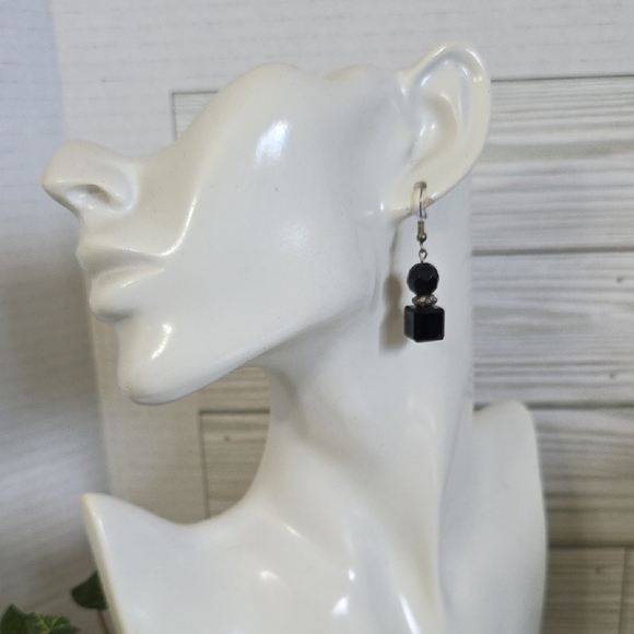 Classic Black Graduated Crystal Faceted Bead Necklace and Earrings Set - Picture 3 of 11